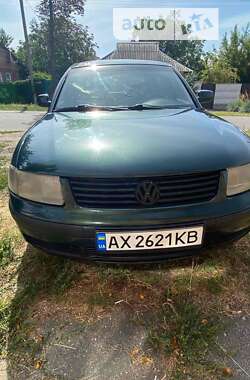 Седан Volkswagen Passat 1999 в Краснограде