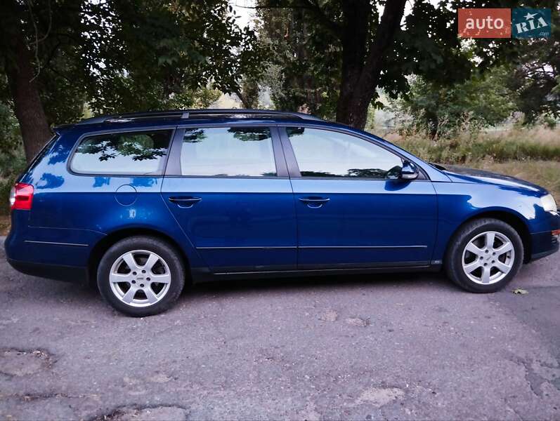 Универсал Volkswagen Passat 2006 в Чернигове