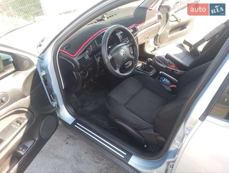 Универсал Volkswagen Passat 2002 в Гайсине