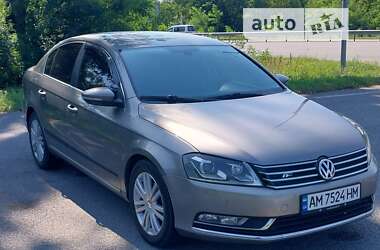 Седан Volkswagen Passat 2012 в Звягеле