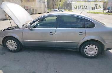 Седан Volkswagen Passat 2004 в Запорожье