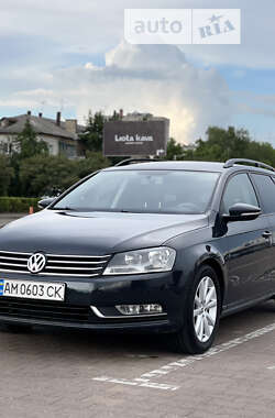 Універсал Volkswagen Passat 2011 в Житомирі