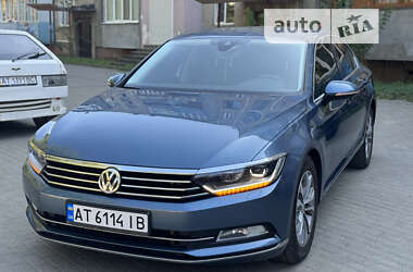 Седан Volkswagen Passat 2016 в Ивано-Франковске