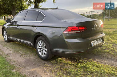 Седан Volkswagen Passat 2015 в Бурыни