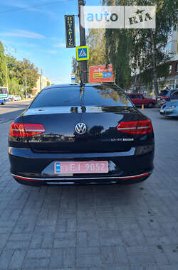 Седан Volkswagen Passat 2015 в Луцьку