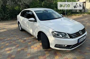 Седан Volkswagen Passat 2012 в Сараті