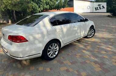 Седан Volkswagen Passat 2012 в Сараті