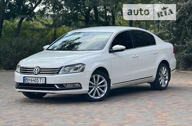 Седан Volkswagen Passat 2012 в Сараті