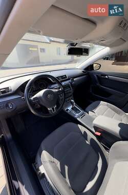 Универсал Volkswagen Passat 2012 в 