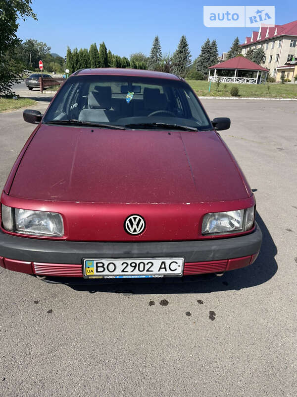 Седан Volkswagen Passat 1990 в Косові