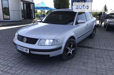 Седан Volkswagen Passat 1998 в Львові