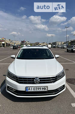 Седан Volkswagen Passat 2016 в Фастове