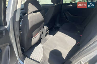 Седан Volkswagen Passat 2005 в 