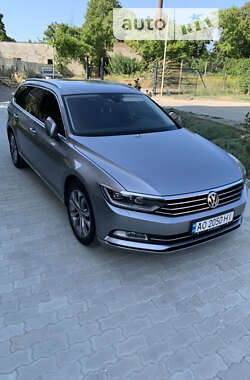 Универсал Volkswagen Passat 2017 в Львове