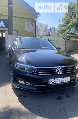 Универсал Volkswagen Passat 2017 в Киеве