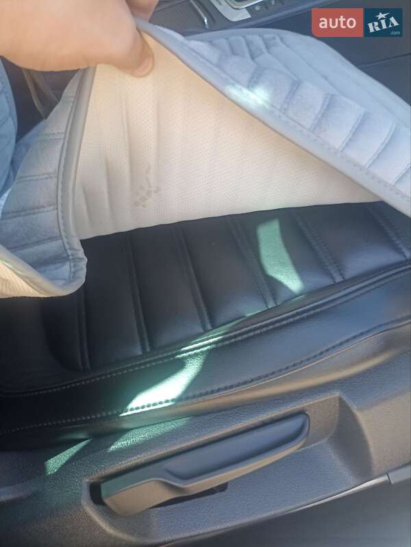 Універсал Volkswagen Passat 2014 в Дрогобичі