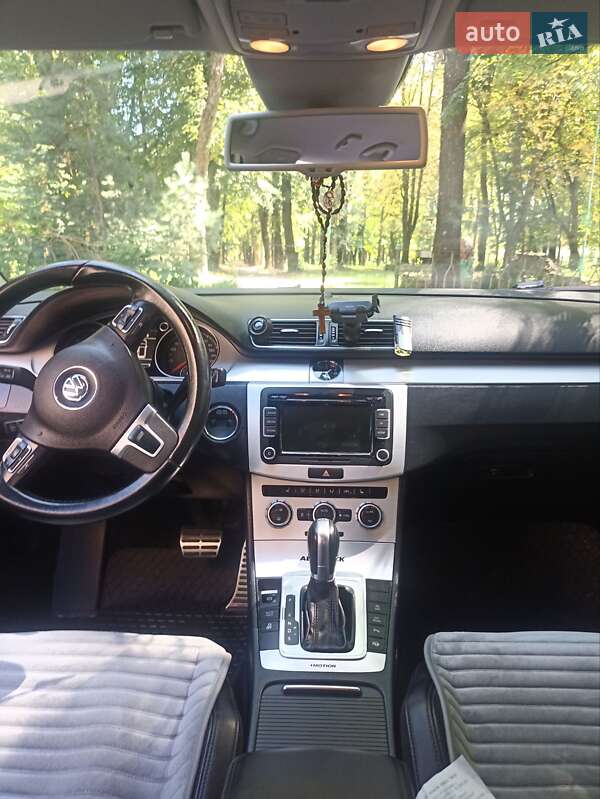 Універсал Volkswagen Passat 2014 в Дрогобичі