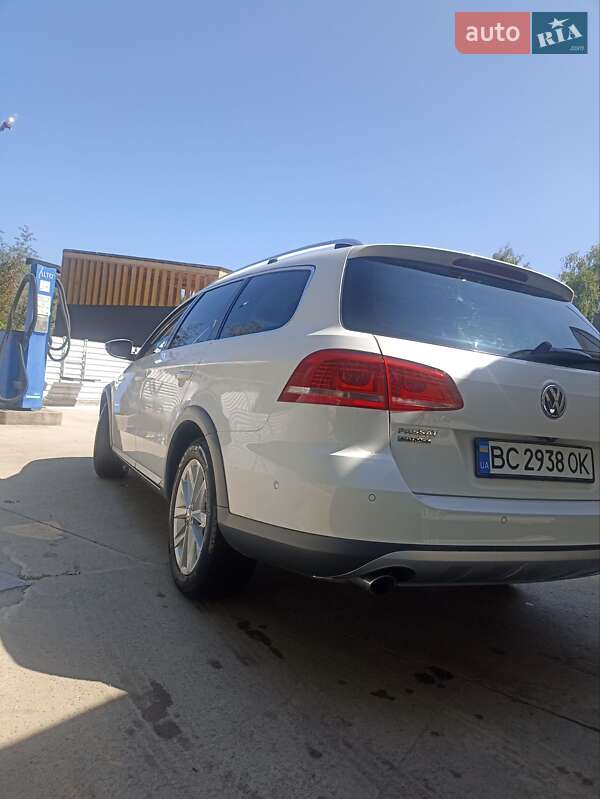 Універсал Volkswagen Passat 2014 в Дрогобичі