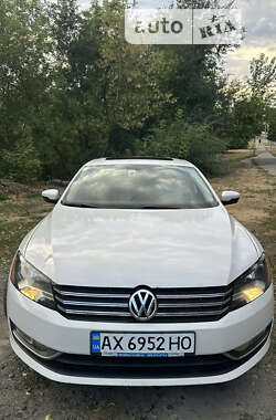 Седан Volkswagen Passat 2012 в Харкові