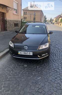 Універсал Volkswagen Passat 2013 в Ужгороді