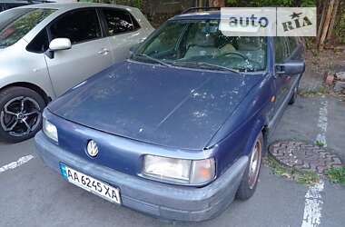 Универсал Volkswagen Passat 1993 в Киеве