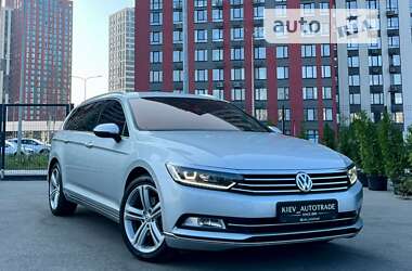 Универсал Volkswagen Passat 2015 в Киеве