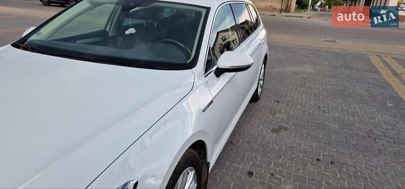 Универсал Volkswagen Passat 2016 в Львове