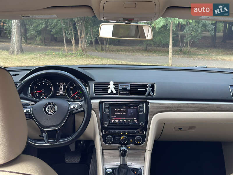 Седан Volkswagen Passat 2017 в Харькове