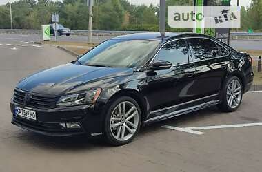 Седан Volkswagen Passat 2016 в Киеве