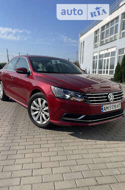 Седан Volkswagen Passat 2015 в Житомирі