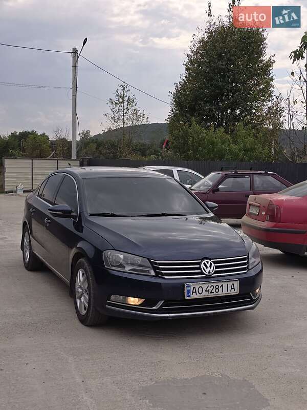 Седан Volkswagen Passat 2011 в Тячеві
