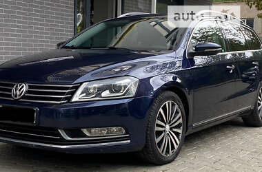 Универсал Volkswagen Passat 2011 в Среднем