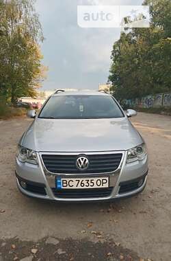 Універсал Volkswagen Passat 2010 в Львові