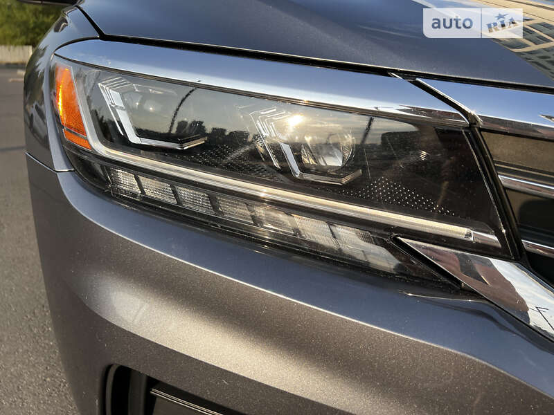 Седан Volkswagen Passat 2020 в Днепре