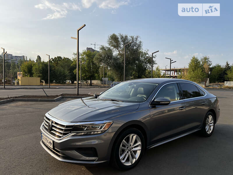 Седан Volkswagen Passat 2020 в Днепре