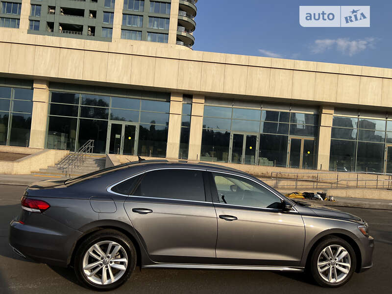 Седан Volkswagen Passat 2020 в Днепре
