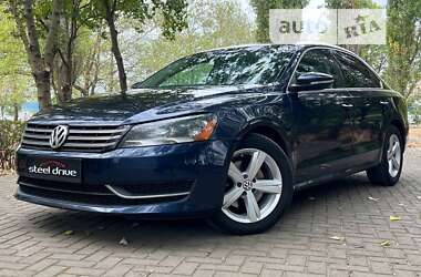 Седан Volkswagen Passat 2012 в Николаеве