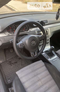 Универсал Volkswagen Passat 2013 в Харькове