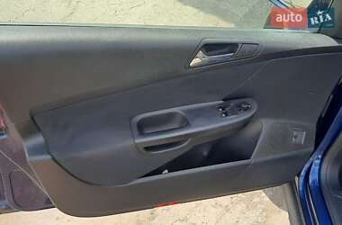 Универсал Volkswagen Passat 2005 в 