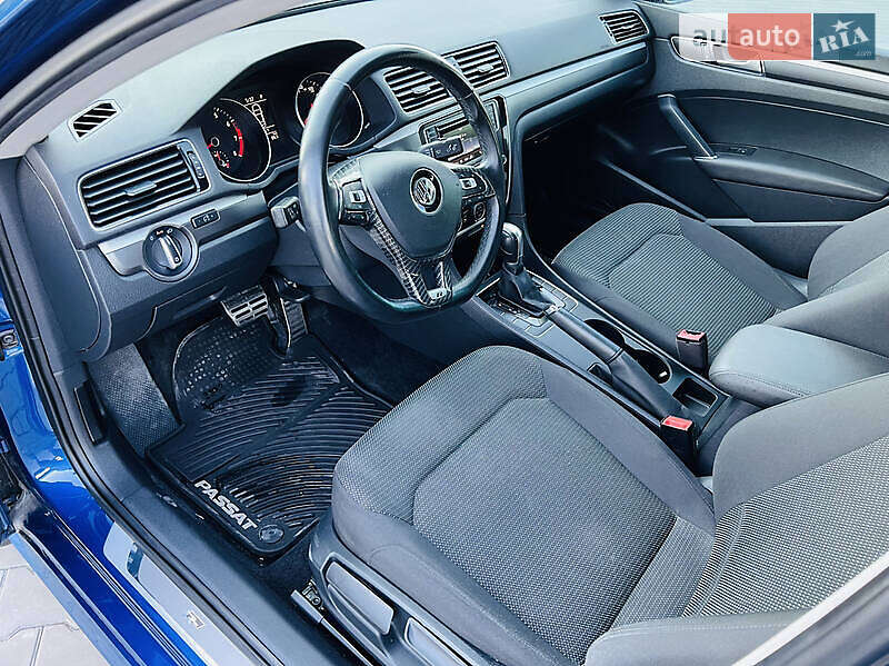 Седан Volkswagen Passat 2016 в Кам'янському