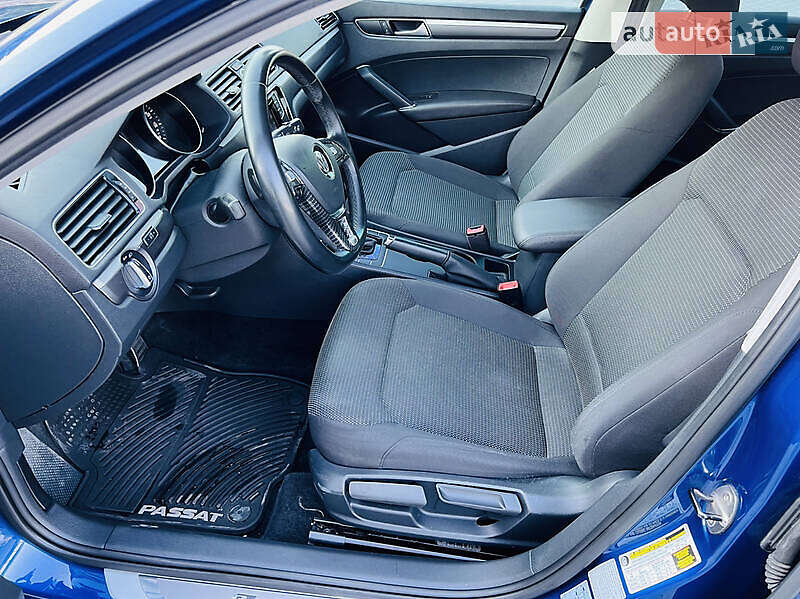 Седан Volkswagen Passat 2016 в Кам'янському
