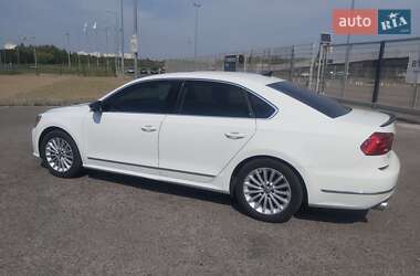 Седан Volkswagen Passat 2015 в Львове