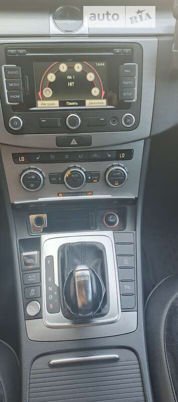 Універсал Volkswagen Passat 2012 в Львові