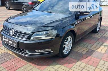 Седан Volkswagen Passat 2012 в Киеве