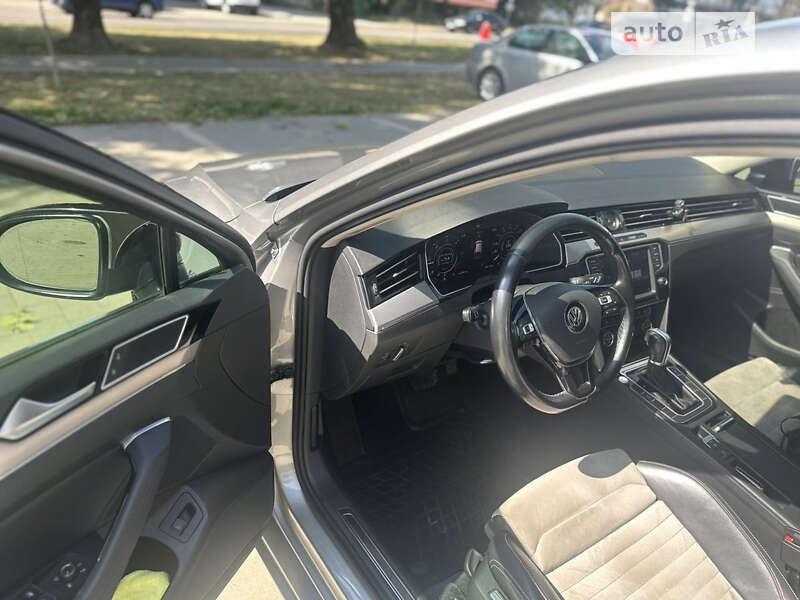 Универсал Volkswagen Passat 2016 в Ужгороде