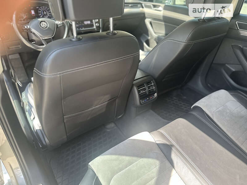 Универсал Volkswagen Passat 2016 в Ужгороде