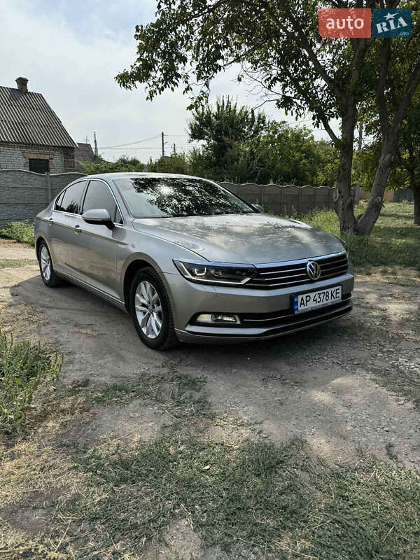 Седан Volkswagen Passat 2015 в Запоріжжі