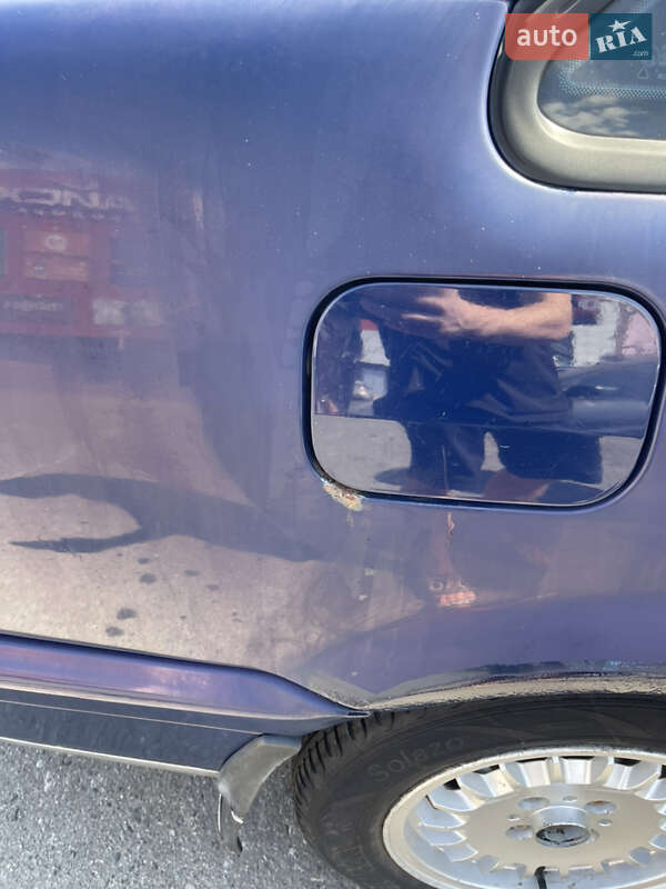 Седан Volkswagen Passat 1996 в Харькове