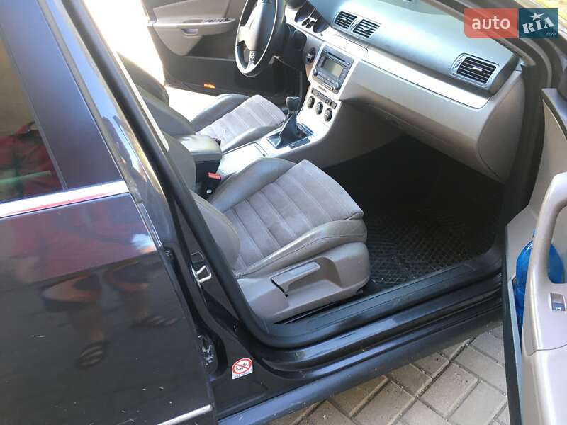 Универсал Volkswagen Passat 2006 в Хусте
