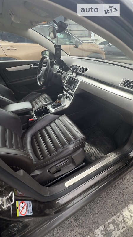 Універсал Volkswagen Passat 2013 в Львові